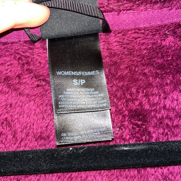 Northface Dark Fuchsia/Purple Osito Jacket. - Picture 10 of 10